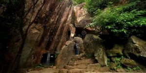 edakkal-cave-wayanad